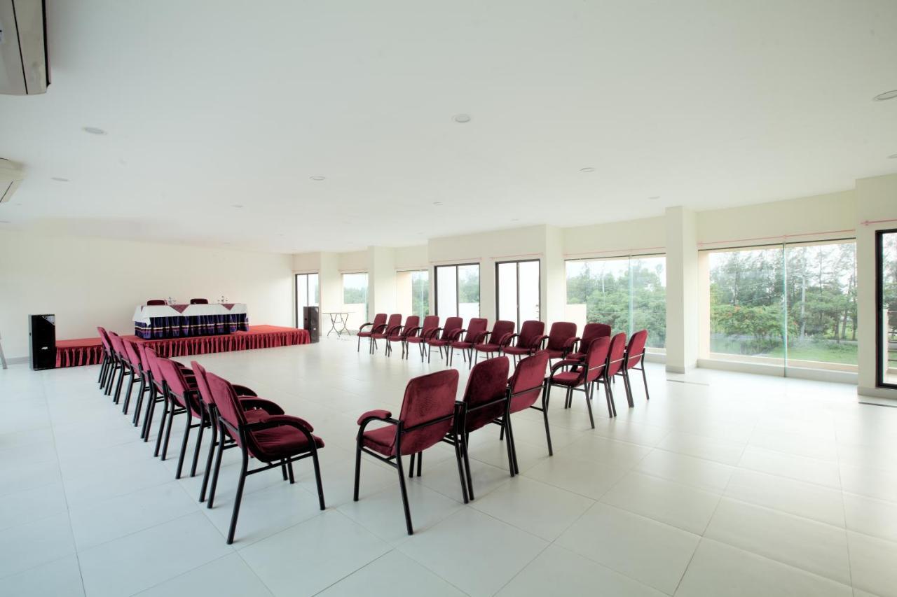 Hotel Orchid Blue Inani Bagian luar foto
